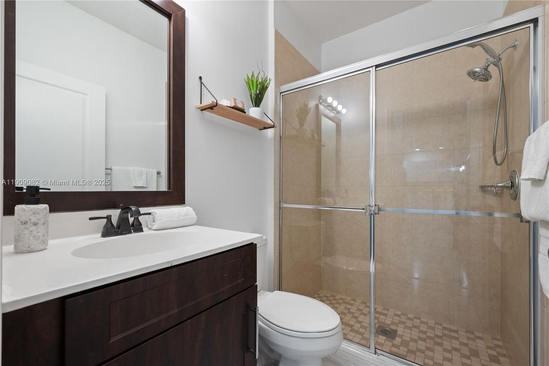 В аренду: $3,900 (3 спален, 3 ванн, 1770 Квадратных фут)