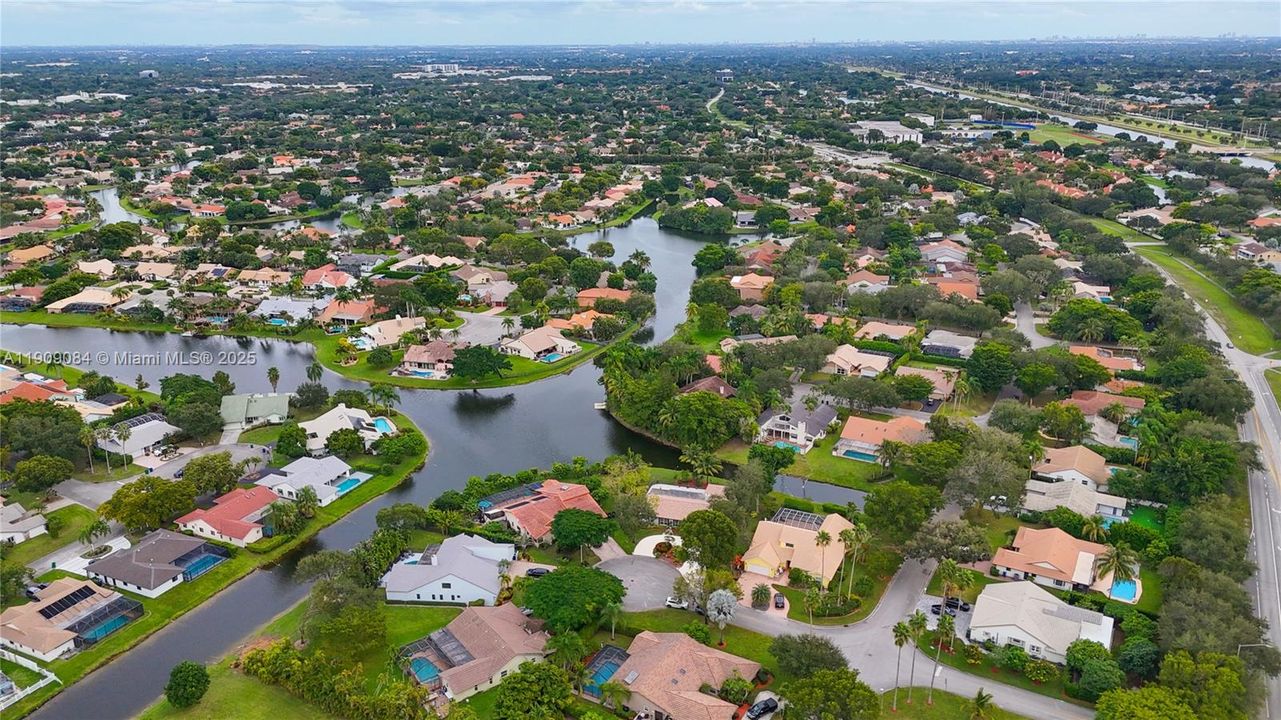 Active With Contract: $759,500 (4 beds, 2 baths, 2691 Square Feet)