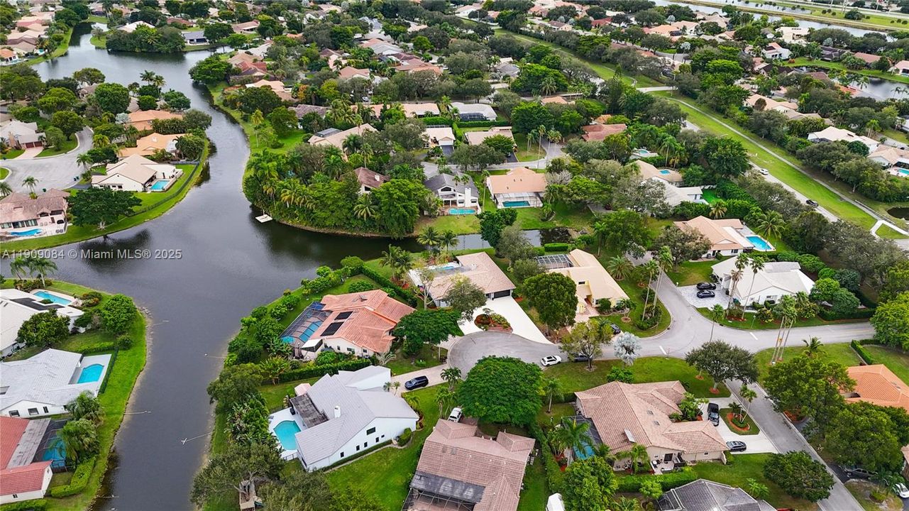 Active With Contract: $759,500 (4 beds, 2 baths, 2691 Square Feet)