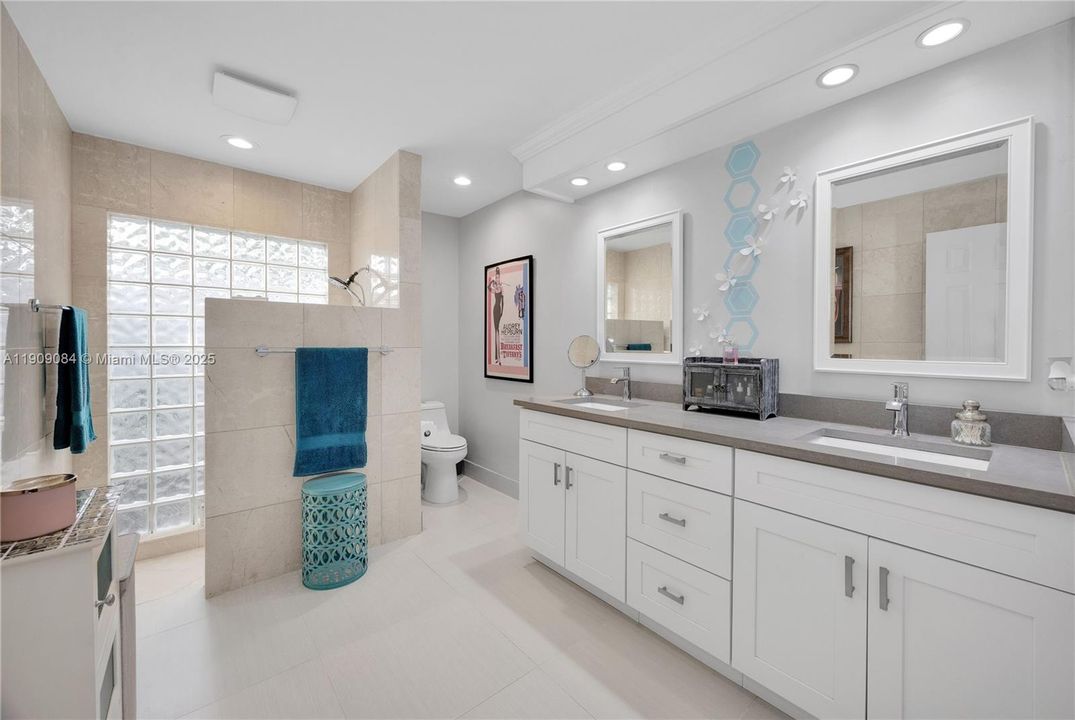Active With Contract: $759,500 (4 beds, 2 baths, 2691 Square Feet)