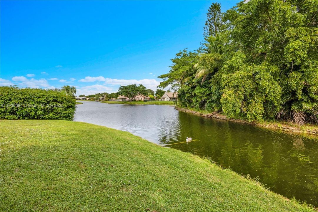 Active With Contract: $759,500 (4 beds, 2 baths, 2691 Square Feet)