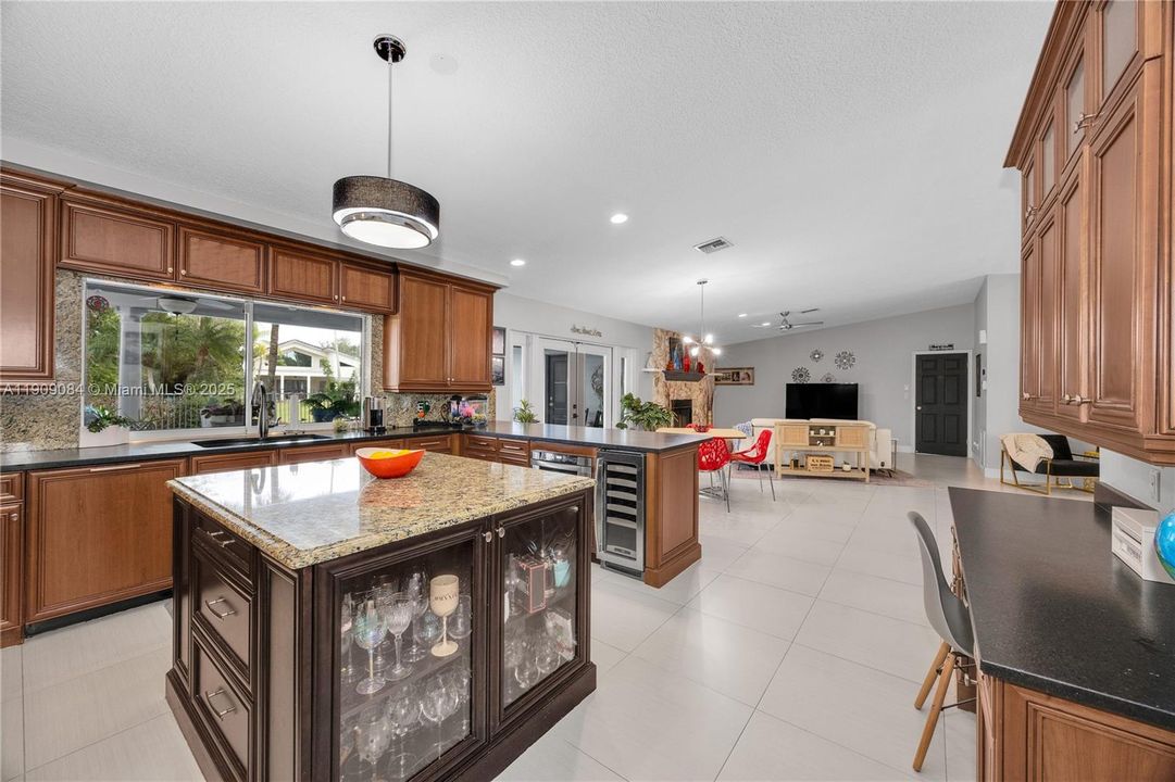 Active With Contract: $759,500 (4 beds, 2 baths, 2691 Square Feet)