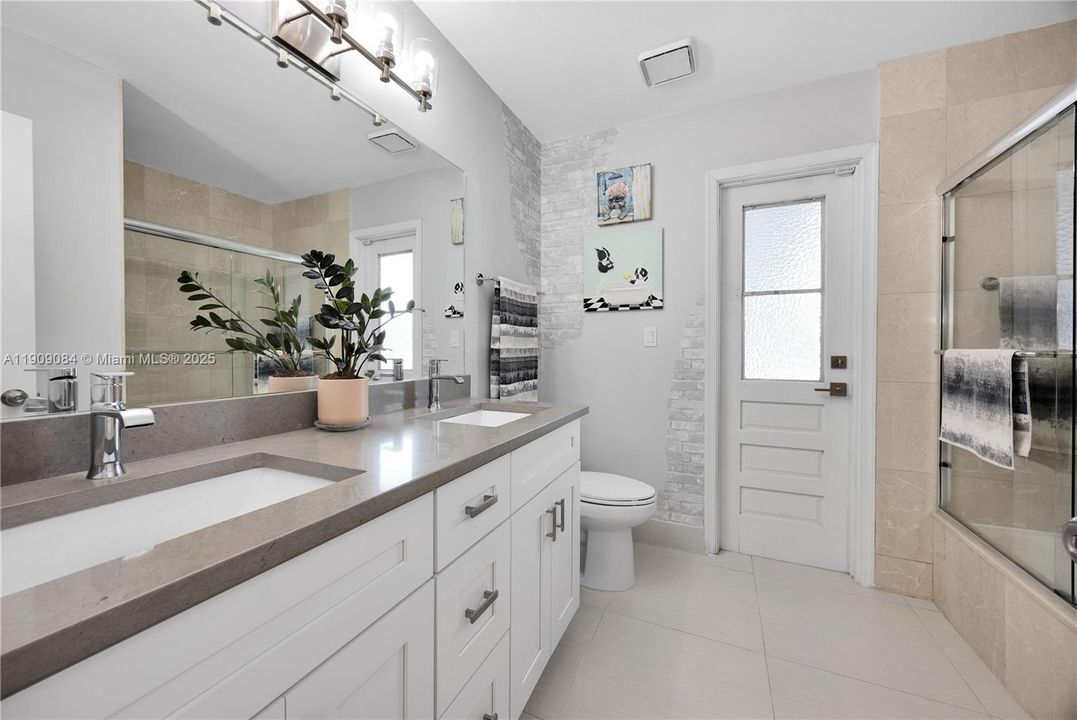 Active With Contract: $759,500 (4 beds, 2 baths, 2691 Square Feet)