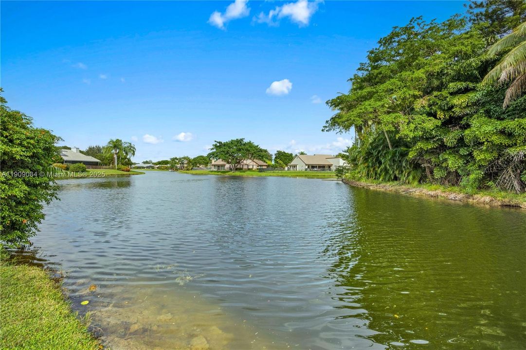 Active With Contract: $759,500 (4 beds, 2 baths, 2691 Square Feet)