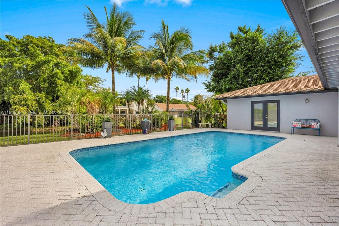 Active With Contract: $759,500 (4 beds, 2 baths, 2691 Square Feet)