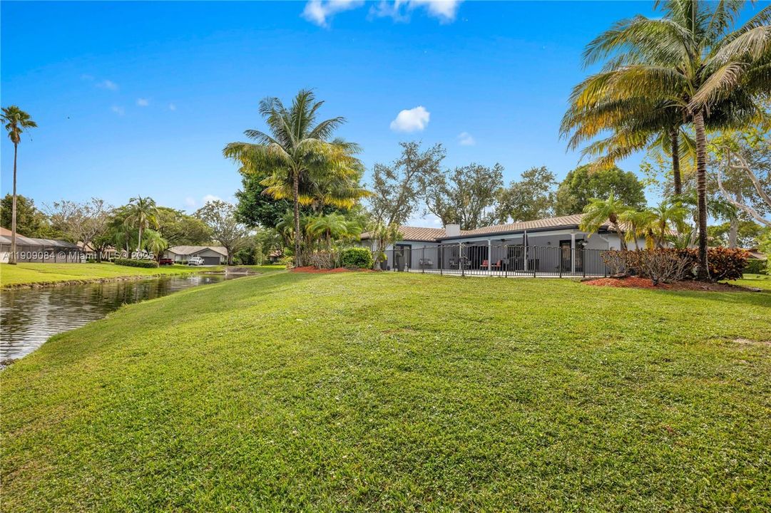 Active With Contract: $759,500 (4 beds, 2 baths, 2691 Square Feet)