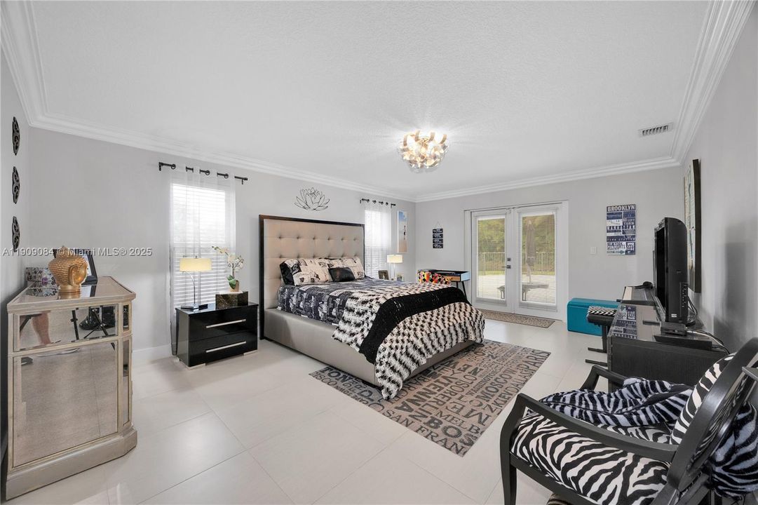 Active With Contract: $759,500 (4 beds, 2 baths, 2691 Square Feet)