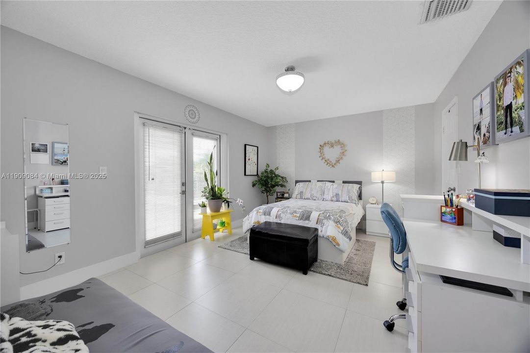 Active With Contract: $759,500 (4 beds, 2 baths, 2691 Square Feet)