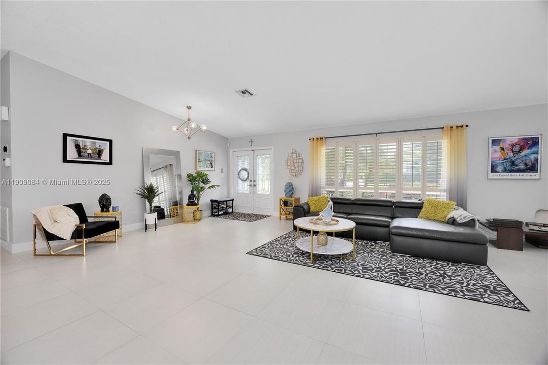 Active With Contract: $759,500 (4 beds, 2 baths, 2691 Square Feet)