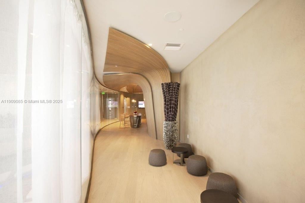 Под контрактом: $4,300 (1 спален, 1 ванн, 665 Квадратных фут)