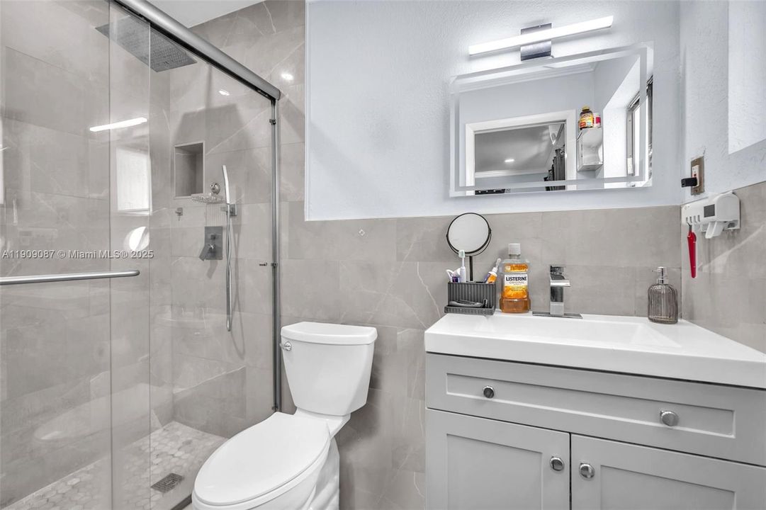 Active With Contract: $485,000 (3 beds, 2 baths, 1364 Square Feet)