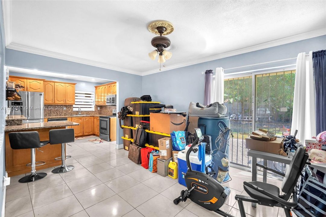 Active With Contract: $485,000 (3 beds, 2 baths, 1364 Square Feet)