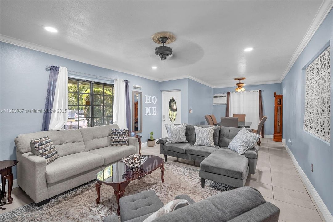 Active With Contract: $485,000 (3 beds, 2 baths, 1364 Square Feet)