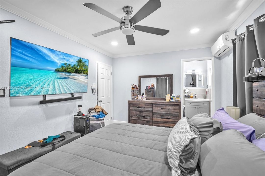 Active With Contract: $485,000 (3 beds, 2 baths, 1364 Square Feet)