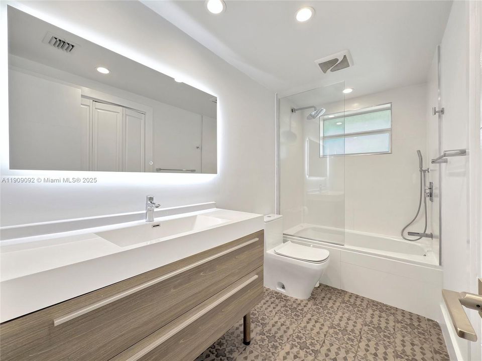 For Rent: $9,995 (3 beds, 2 baths, 2242 Square Feet)