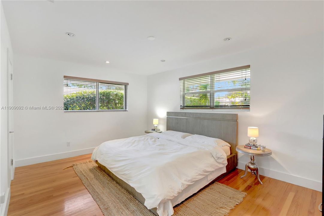 For Rent: $9,995 (3 beds, 2 baths, 2242 Square Feet)