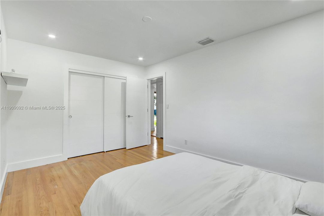 For Rent: $9,995 (3 beds, 2 baths, 2242 Square Feet)