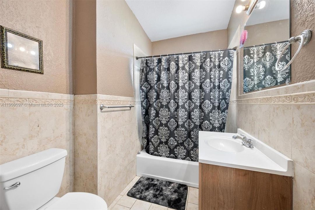 Active With Contract: $499,000 (3 beds, 2 baths, 1649 Square Feet)