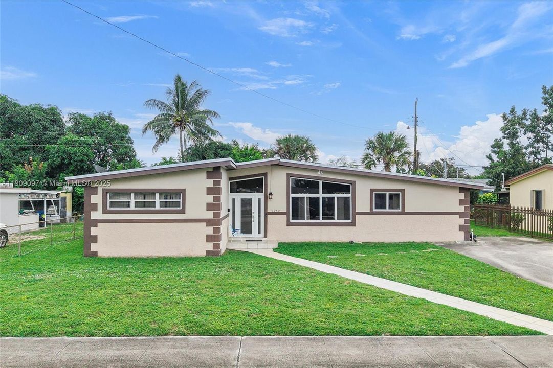 Active With Contract: $499,000 (3 beds, 2 baths, 1649 Square Feet)