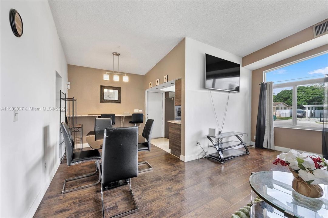 Active With Contract: $499,000 (3 beds, 2 baths, 1649 Square Feet)