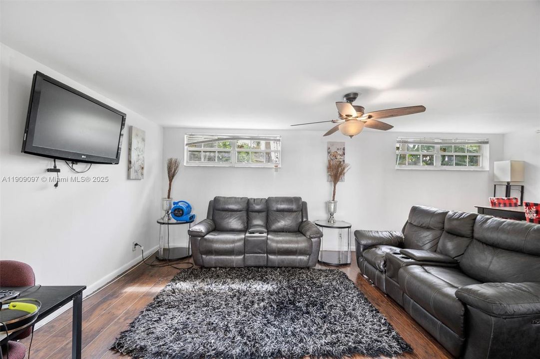 Active With Contract: $499,000 (3 beds, 2 baths, 1649 Square Feet)