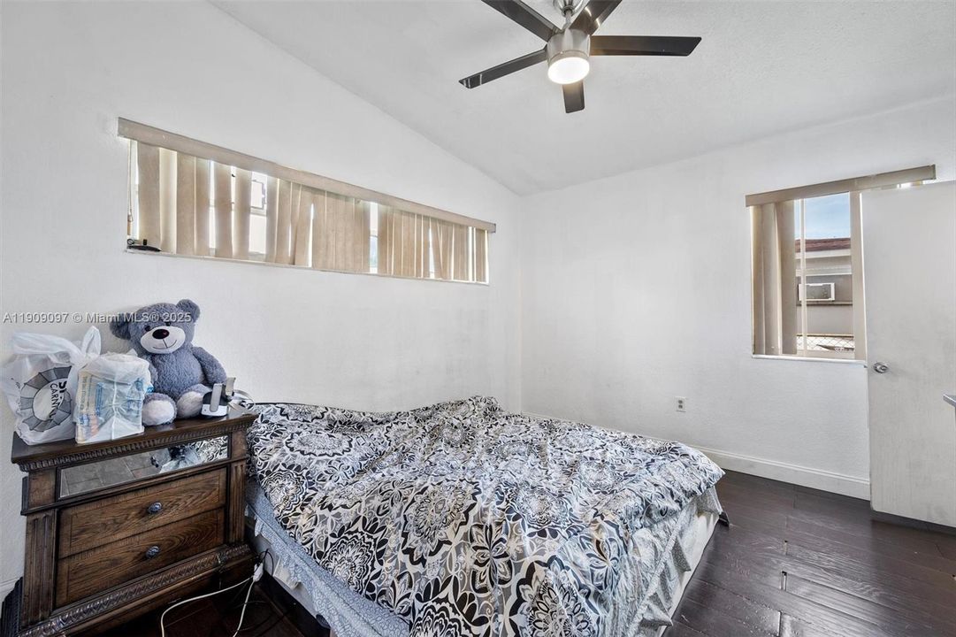 Active With Contract: $499,000 (3 beds, 2 baths, 1649 Square Feet)