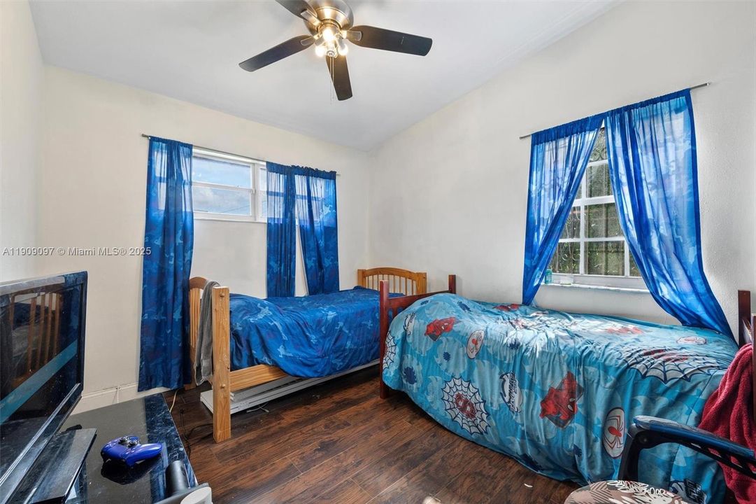 Active With Contract: $499,000 (3 beds, 2 baths, 1649 Square Feet)