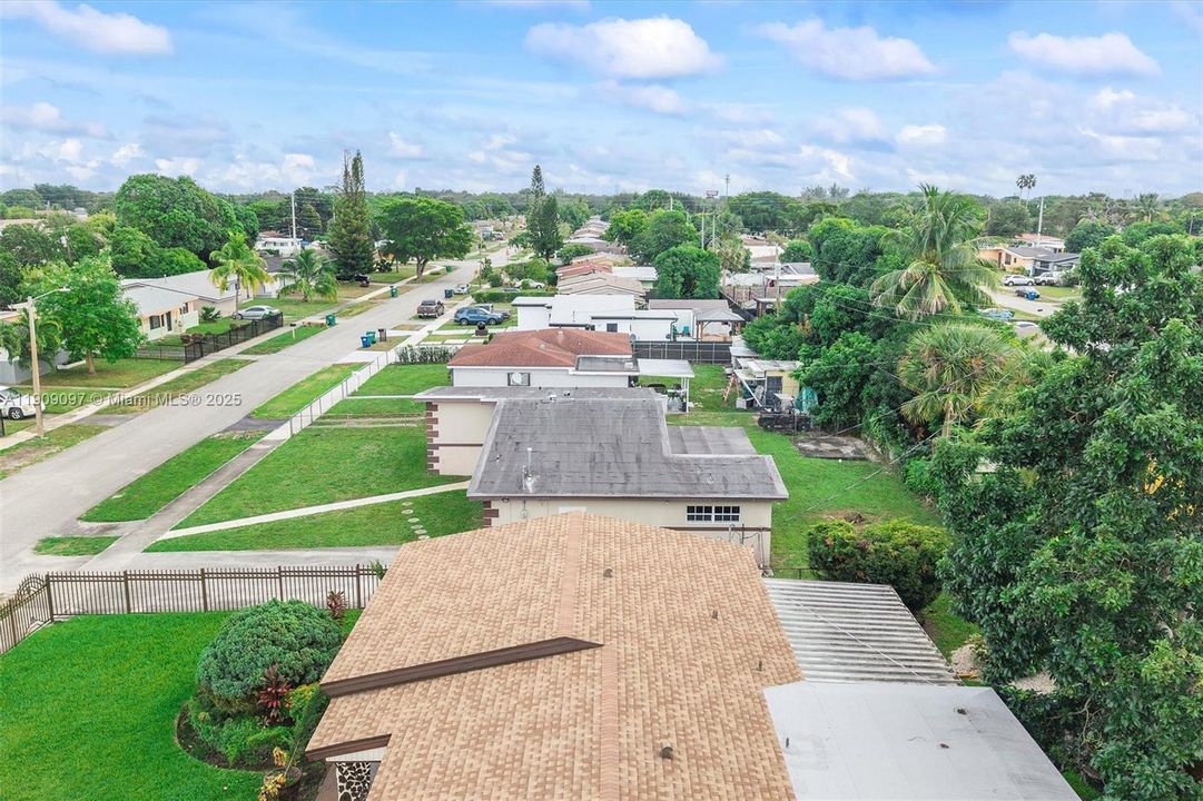 Active With Contract: $499,000 (3 beds, 2 baths, 1649 Square Feet)