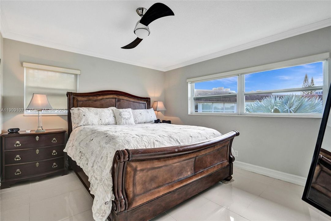 En Venta: $155,900 (2 camas, 2 baños, 944 Pies cuadrados)