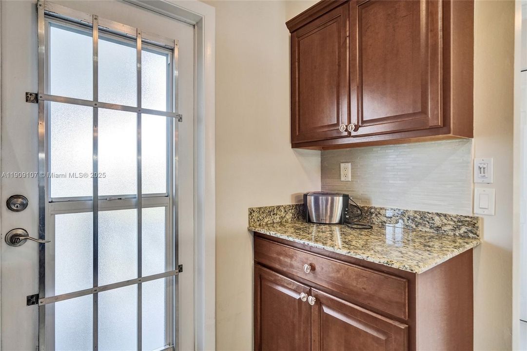 En Venta: $155,900 (2 camas, 2 baños, 944 Pies cuadrados)