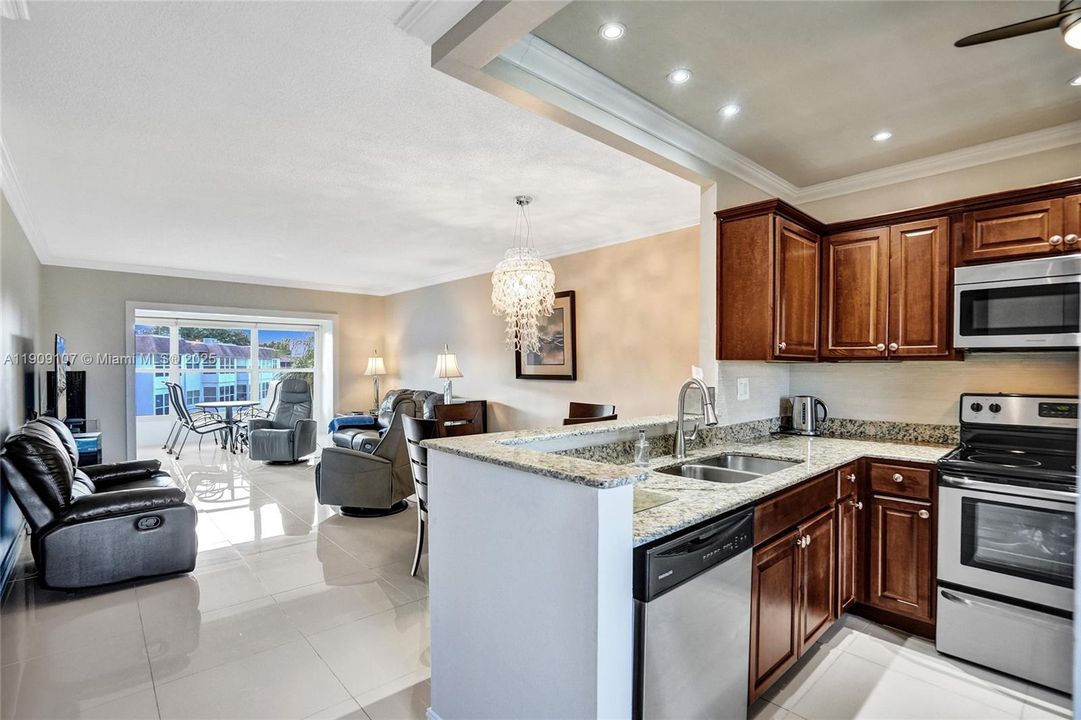 En Venta: $155,900 (2 camas, 2 baños, 944 Pies cuadrados)