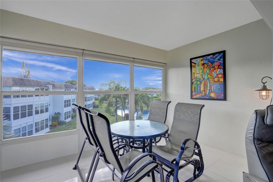 En Venta: $155,900 (2 camas, 2 baños, 944 Pies cuadrados)