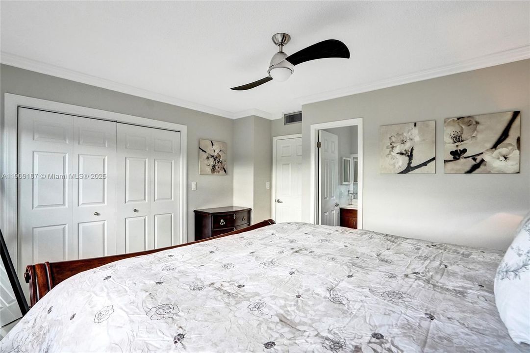 En Venta: $155,900 (2 camas, 2 baños, 944 Pies cuadrados)