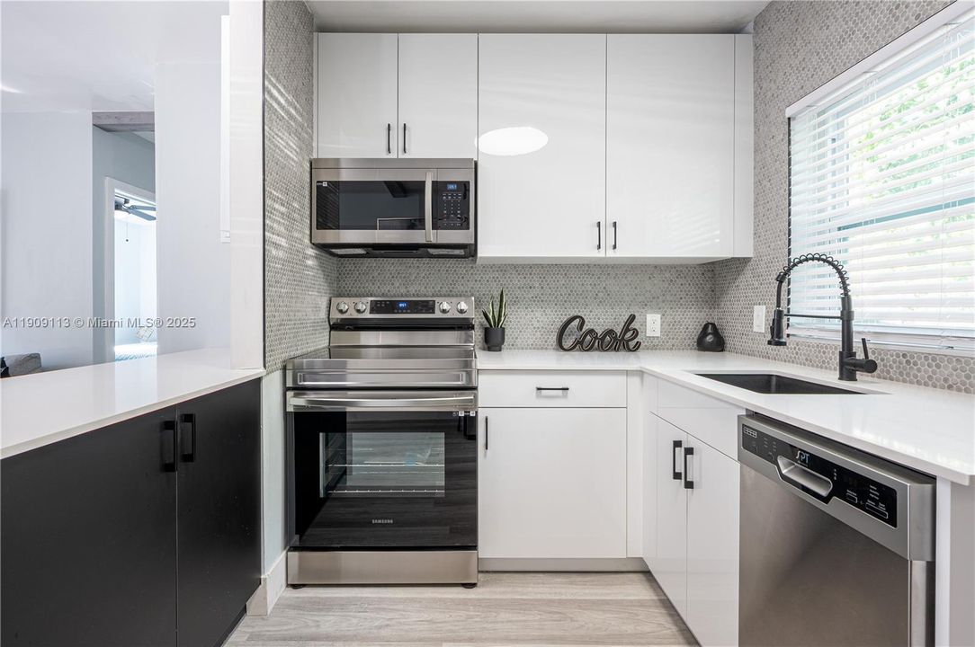 UNIT 1 - Kitchen (Appliances & Kitchenware Included)