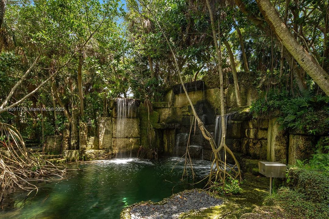 En Venta: $115,000,000 (13 camas, 15 baños, 11855 Pies cuadrados)