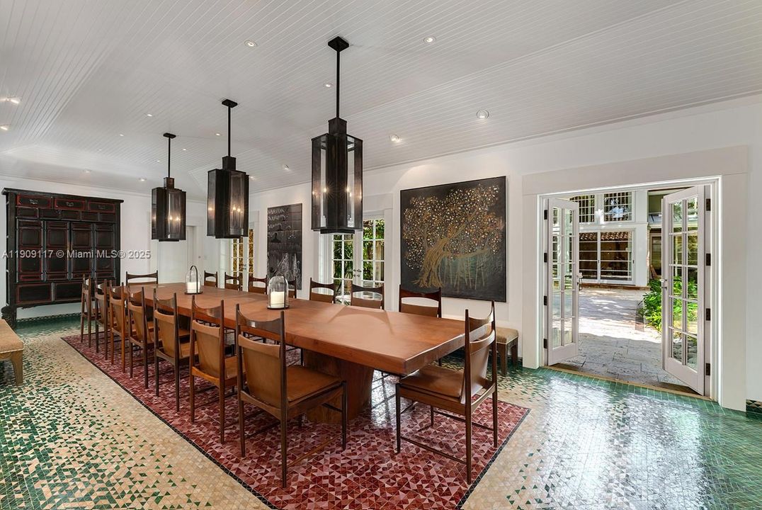 En Venta: $115,000,000 (13 camas, 15 baños, 11855 Pies cuadrados)