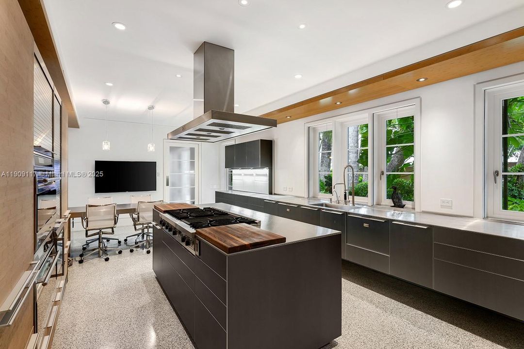 En Venta: $115,000,000 (13 camas, 15 baños, 11855 Pies cuadrados)