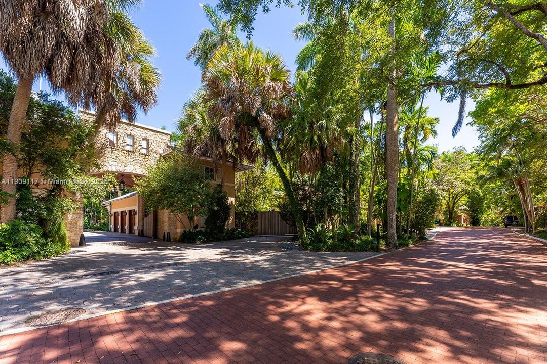 En Venta: $115,000,000 (13 camas, 15 baños, 11855 Pies cuadrados)