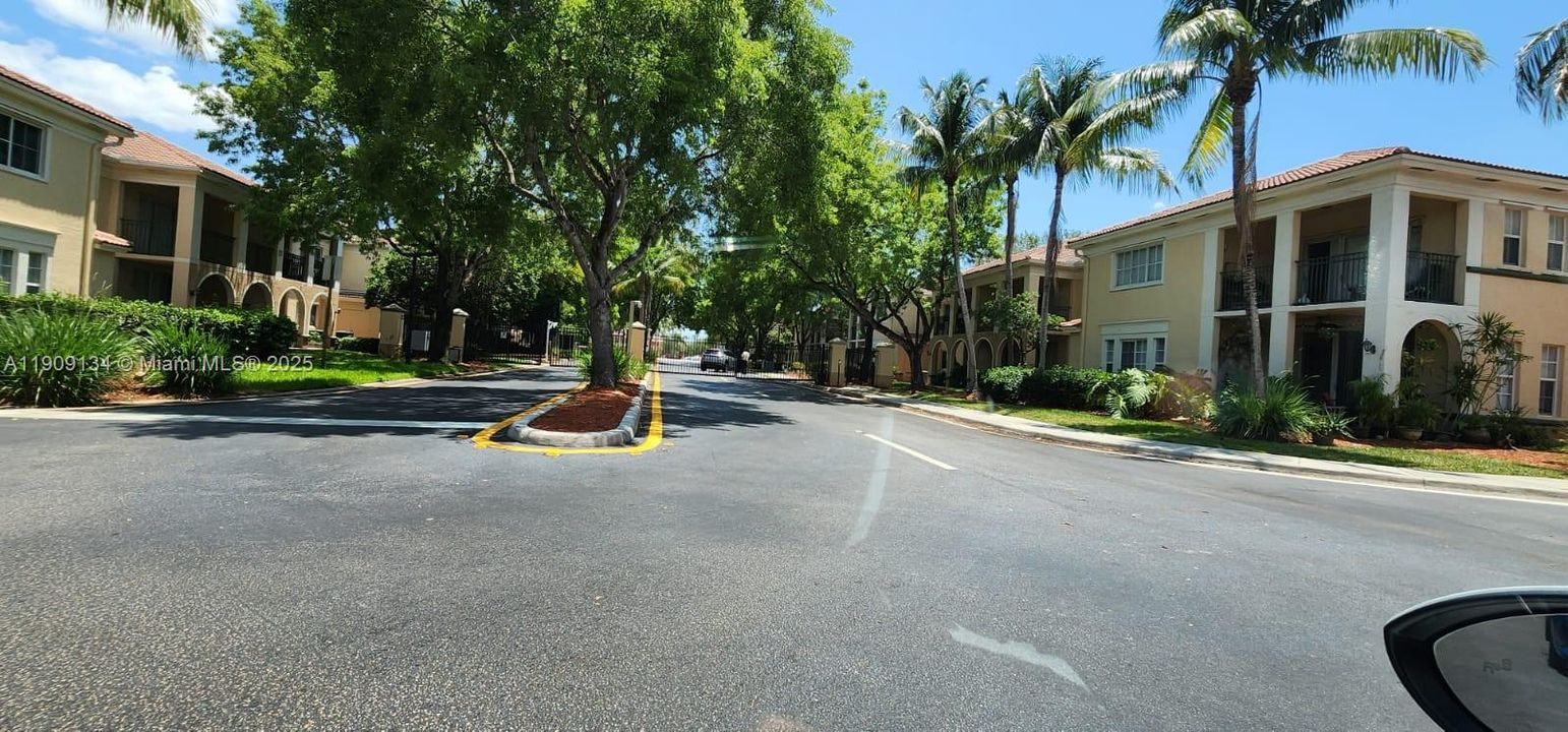 Recientemente alquilado: $2,150 (1 camas, 1 baños, 850 Pies cuadrados)