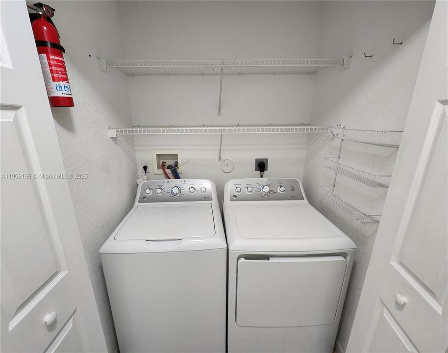 合同活跃: $2,750 (3 贝兹, 2 浴室, 1396 平方英尺)