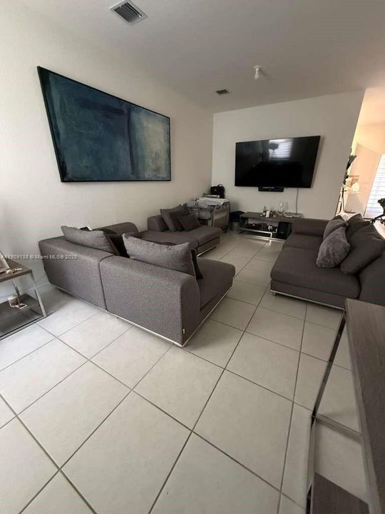 На продажу: $580,000 (3 спален, 2 ванн, 1507 Квадратных фут)