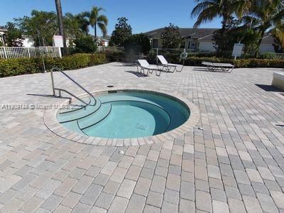 For Sale: $299,900 (2 beds, 2 baths, 1727 Square Feet)