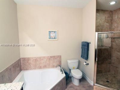 For Sale: $299,900 (2 beds, 2 baths, 1727 Square Feet)