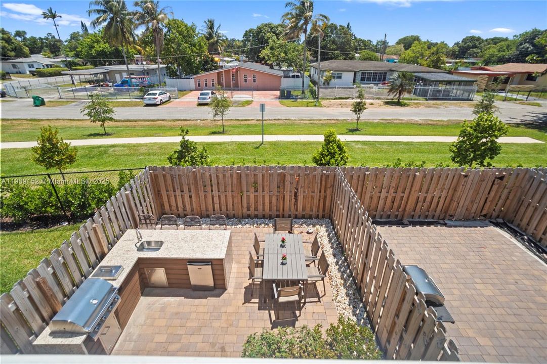 待售: $538,500 (3 贝兹, 3 浴室, 1328 平方英尺)