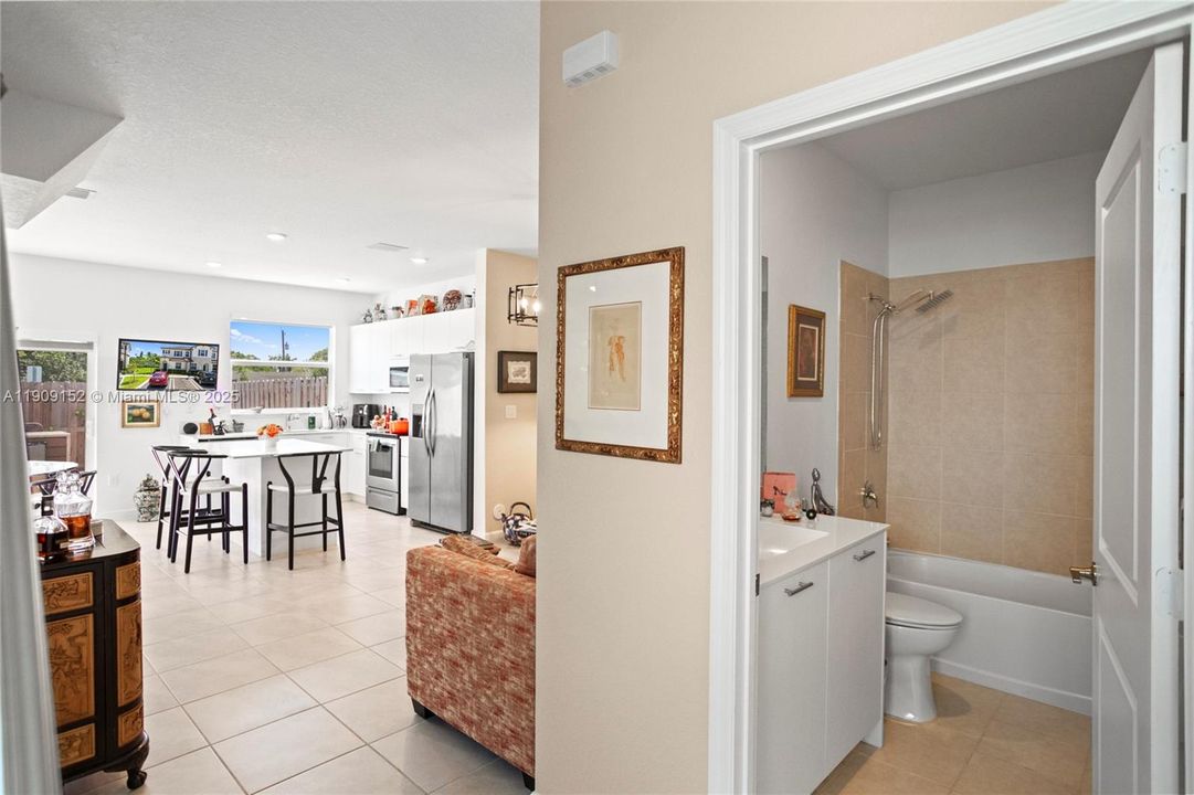 待售: $538,500 (3 贝兹, 3 浴室, 1328 平方英尺)