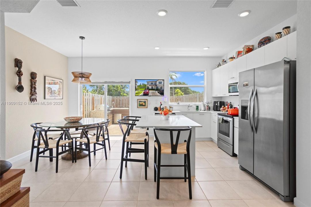 待售: $538,500 (3 贝兹, 3 浴室, 1328 平方英尺)