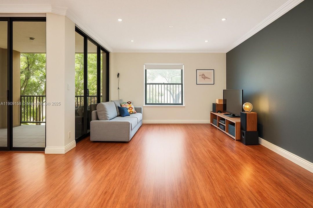 Active With Contract: $205,000 (2 beds, 2 baths, 978 Square Feet)