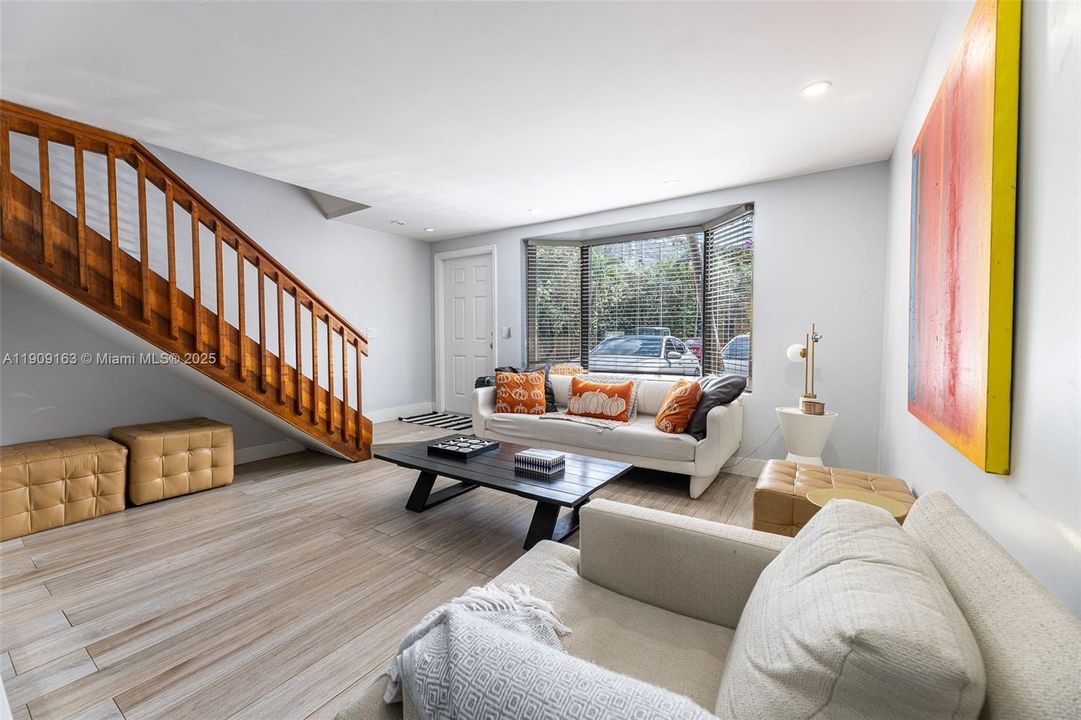 En Venta: $464,900 (2 camas, 1 baños, 1152 Pies cuadrados)