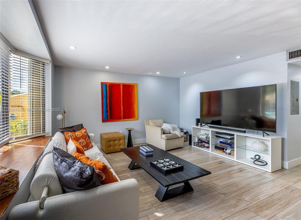 En Venta: $464,900 (2 camas, 1 baños, 1152 Pies cuadrados)