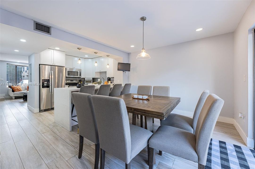 En Venta: $464,900 (2 camas, 1 baños, 1152 Pies cuadrados)